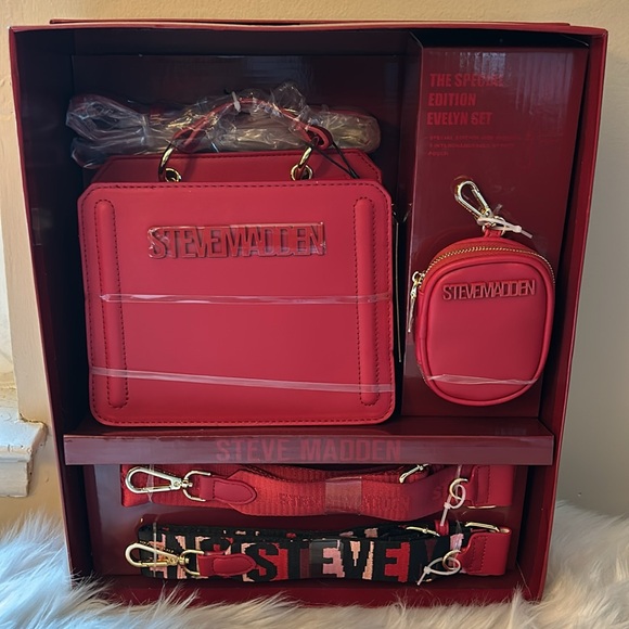 NIB Steve Madden Red (Evelyn) Gift Set - Special Edition - Christmas Gift 🎁 - Picture 13 of 13